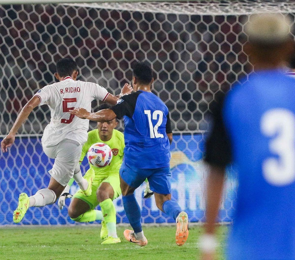 Setelah gol spektakuler Thom Haye di babak pertama, peran Rizky Ridho yang sukses menggandakan kedudukan untuk kemenangan Skuad Garuda telah melengkapi akhir laga mengalahkan Filipina pada babak kedua Kualifikasi Piala Dunia 2026 zona Asia Grup F di Stadi