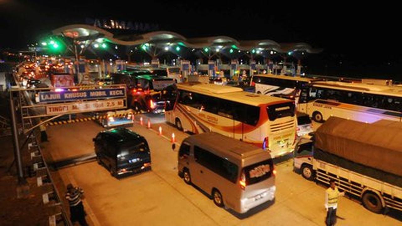 Gangguan mesin salah satu penyebab kemacetan di loket Tol Cipali