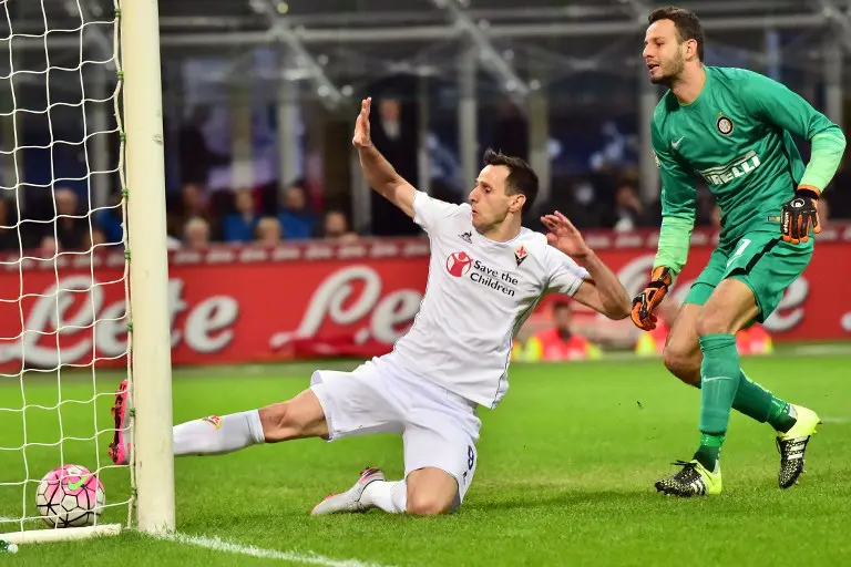 Nikola Kalinic saat masih berseragam Fiorentina. (GIUSEPPE CACACE / AFP)