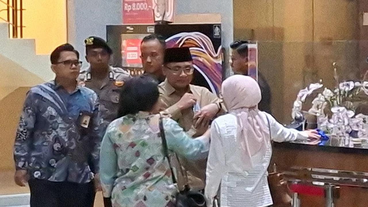 Eks Menag Yaqut Usai Diperiksa KPK