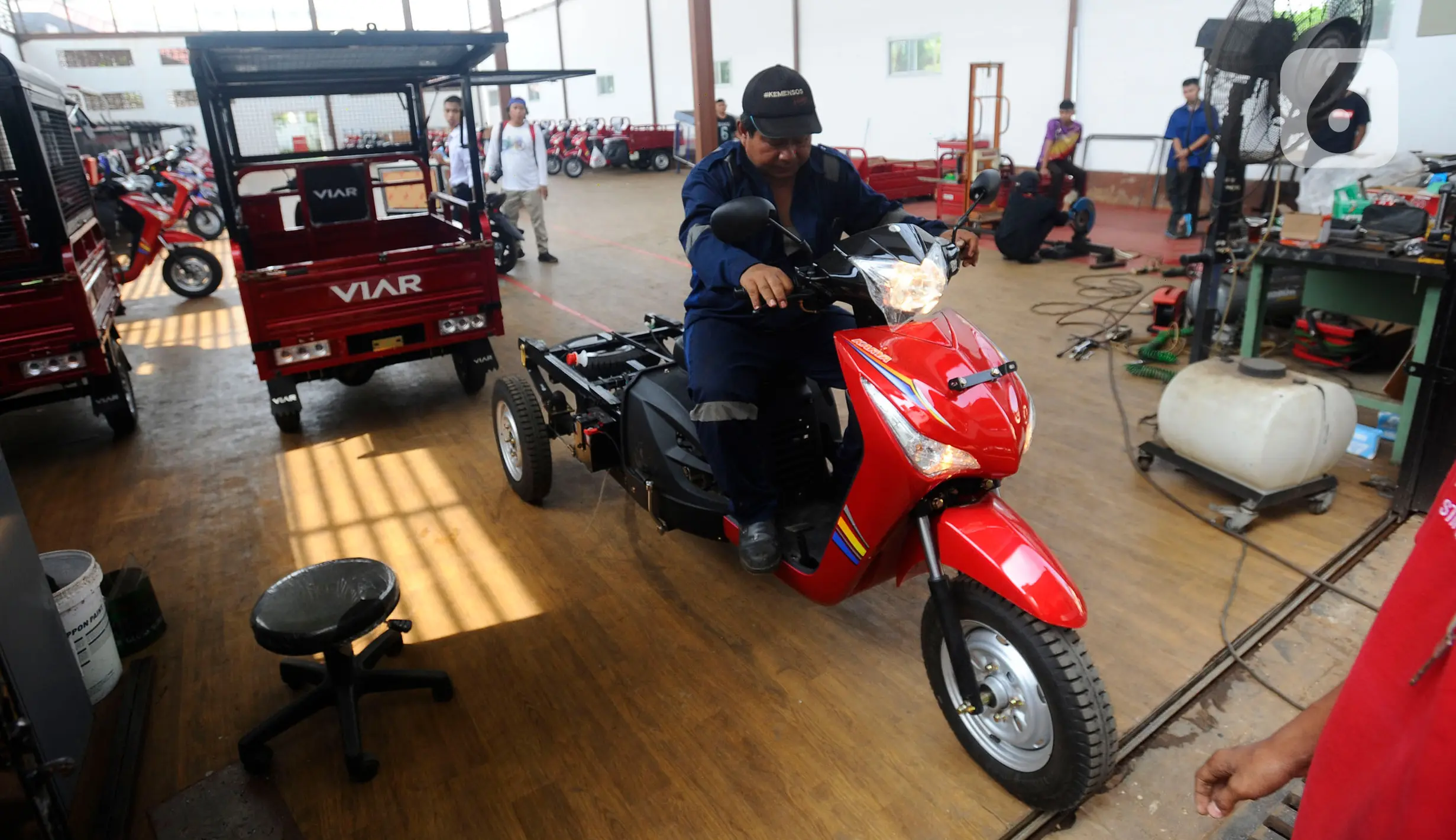 Merakit Motor untuk Penyandang Disabilitas