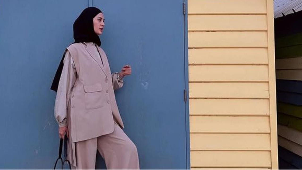4 Potret Paula Verhoeven Memburu Sunset di Pantai Brighton Melbourne, Dipuji Cantiknya Mamapau