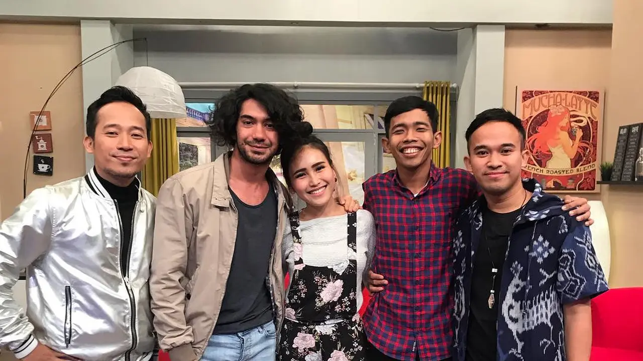 [Bintang] Ayu Ting Ting
