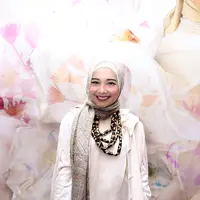 Aktris sekaligus desainer Zaskia Sungkar turut memeriahkan gelaran Jakarta Fashion Week 2016 yang diselenggarakan pada 24-30 Oktober 2015 di Senayan City, Jakarta. (Andy Masela/Bintang.com)