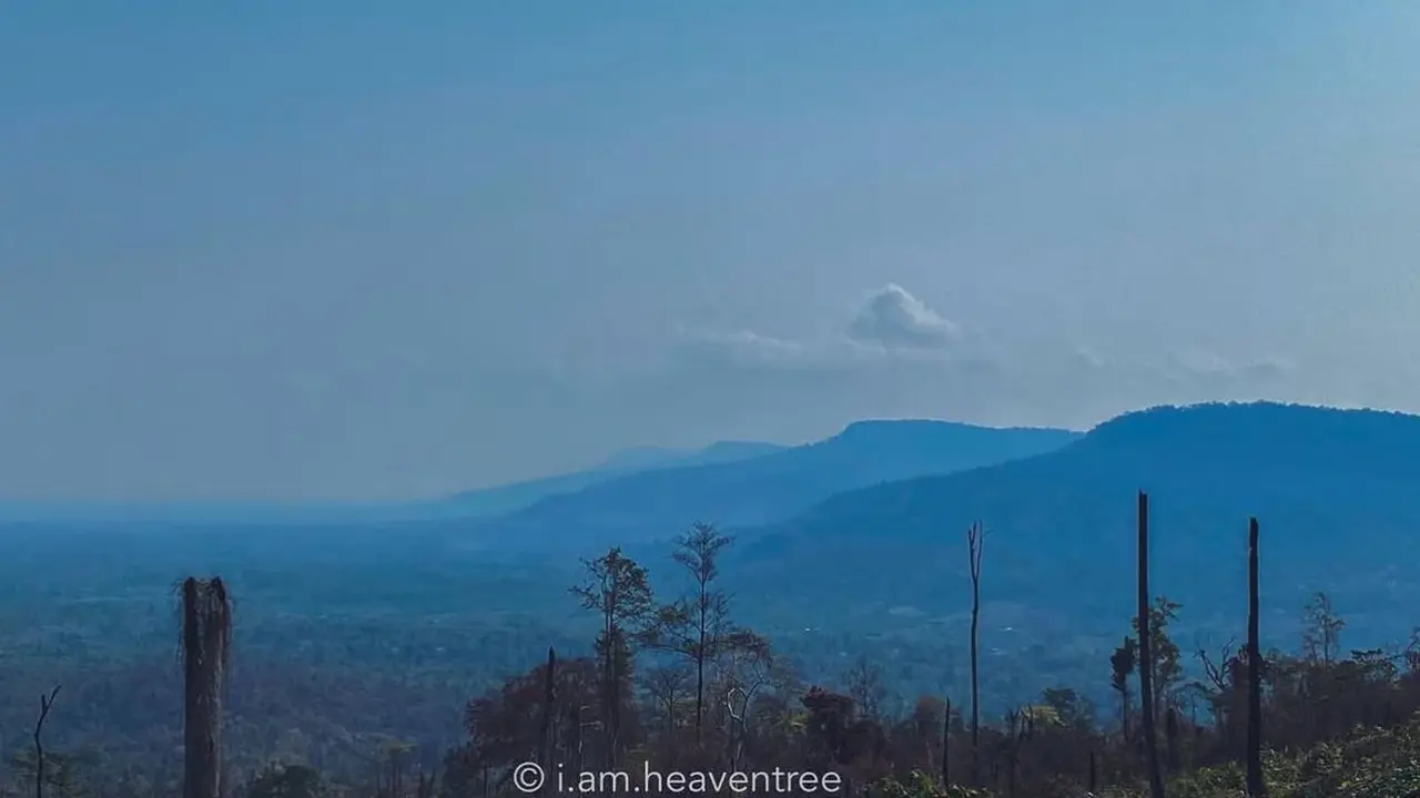 Pendaki di Gunung Samkos