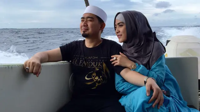 [Bintang] Sholeh Mahmoed dan April Jasmine