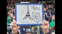 Masyarakat dunia bereaksi keras di media sosial atas rententan serangan yang terjadi di Paris. (Doc:ABC News)