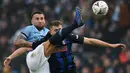 Nicolas Otamendi didatangkan ke Manchester City pada 2015 silam. Bermain selama empat tahun di bawah asuhan Pep Guardiola, membuat dirinya tumbuh menjadi salah satu bek terbaik di klubnya. Fleksibilitas dan kekuatannya menjadi kunci The Cityzens dalam meraih berbagai gelar juara. (AFP/Oli Scarff)