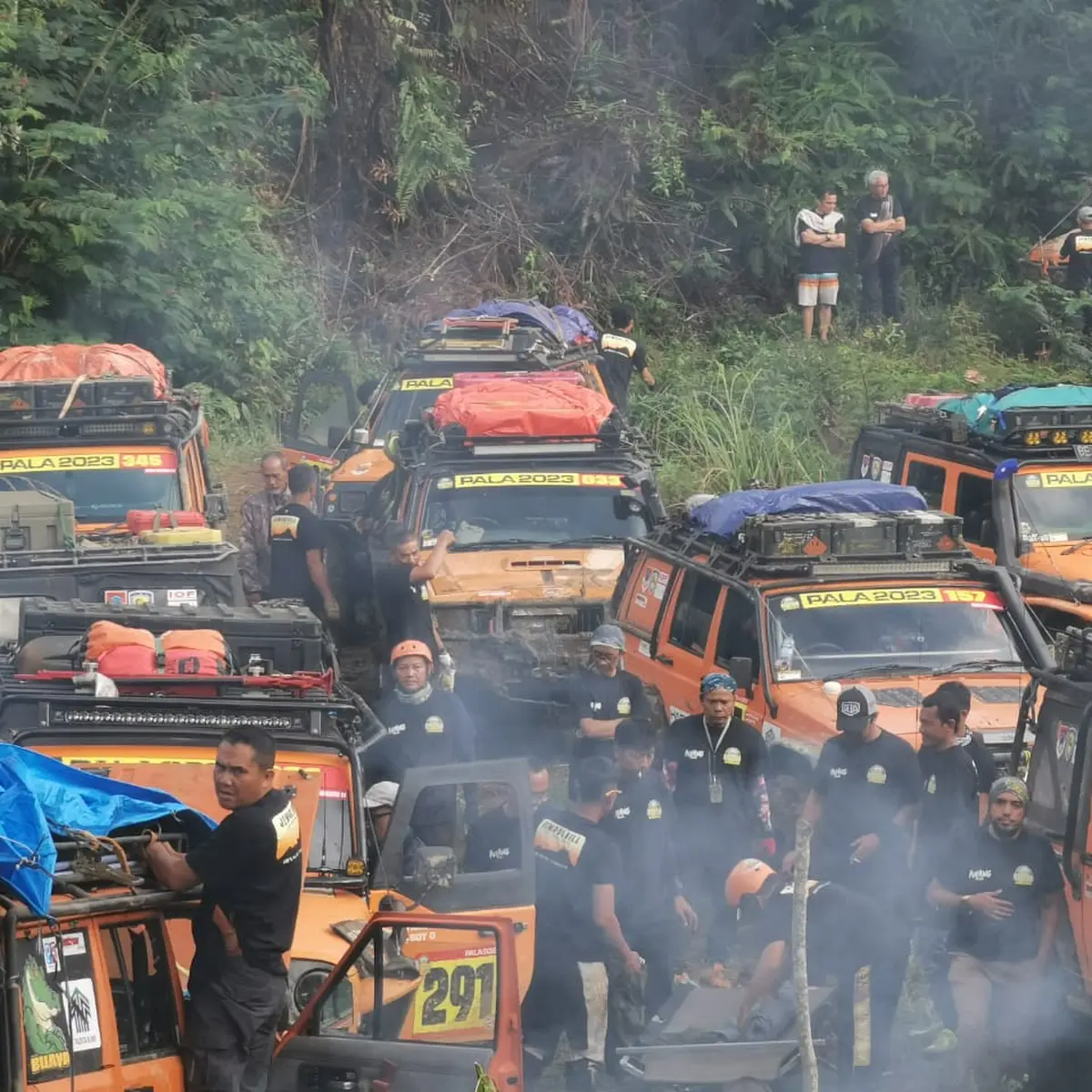 Indonesia Off-road Expedition 2023 Makin Seru, Sisakan 28 Kendaraan Setelah  Libas Trek Terjal - Ragam
