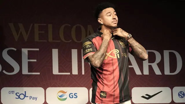 Foto: Senyum Semringah Lord Jesse Lingard Saat Diperkenalkan FC Seoul