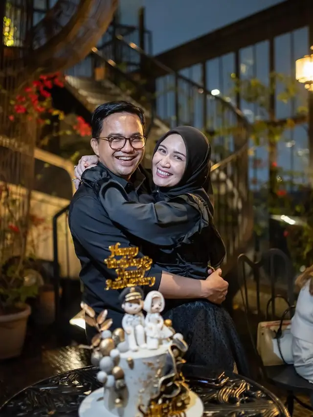 Potret Perayaan Ultah Sahrul Gunawan ke-48, Dine Mutiara Beri Kejutan Spesial