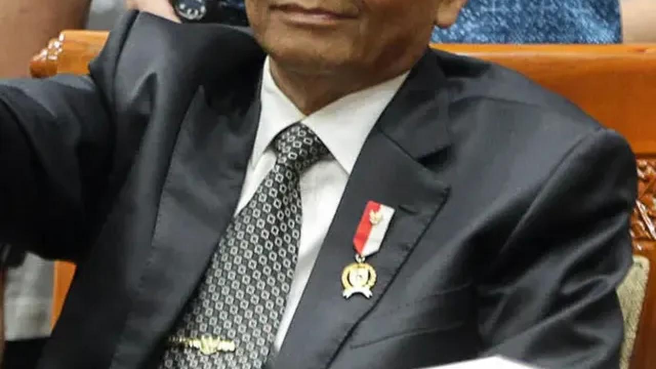 Menko Mahfud ungkap dampak kasus Ponpes Al-Zaytun. Orang tua murid kini khawatir memasukan anak ke pesantren.

Mahfud memastikan masih banyak pesantren yang baik. Pesantren bermasalah hanya sebagian kecil saja adanya.