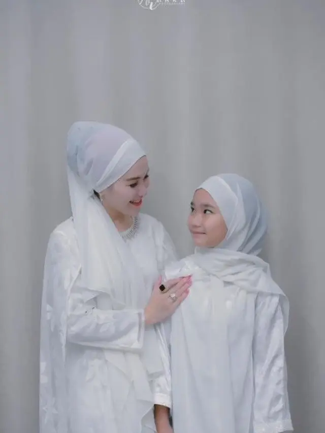 Sambut Ramadhan, Ini 7 Momen Ayu Ting Ting Gelar Pengajian di Rumah