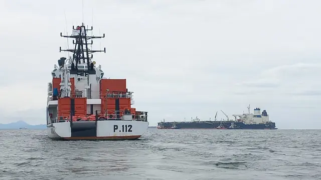 Kemenhub berhasil mengevakuasi Tanker MT Young Yong yang kandas di Selat Singapura dekat Pulau Takong Kecil, Kota Batam