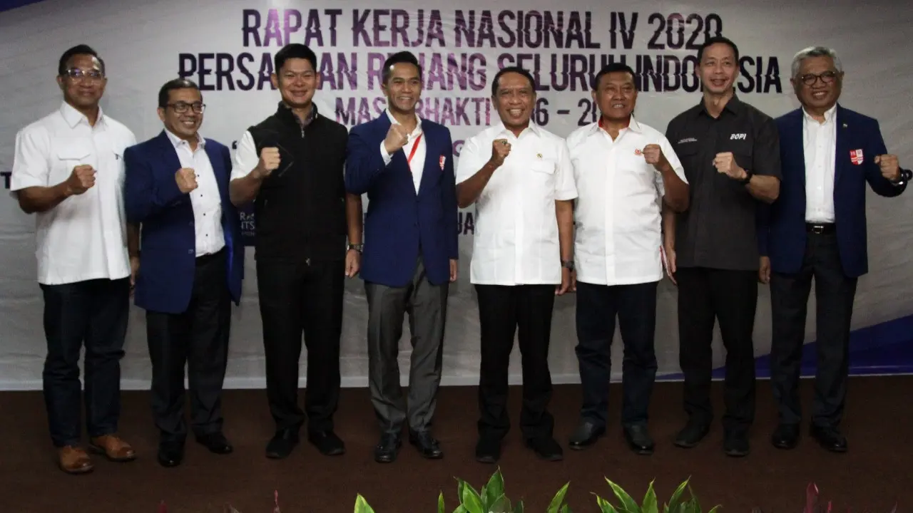 Lukman Niode (Paling Kiri)