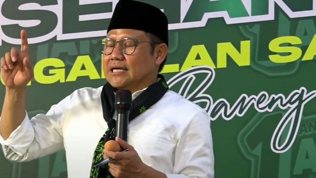 Menurut Cak Imin, hal tersebut sangat memalukan. Cak Imin menegaskan seharusnya PBNU netral, tidak perlu mengada-ada dan tidak konsisten.