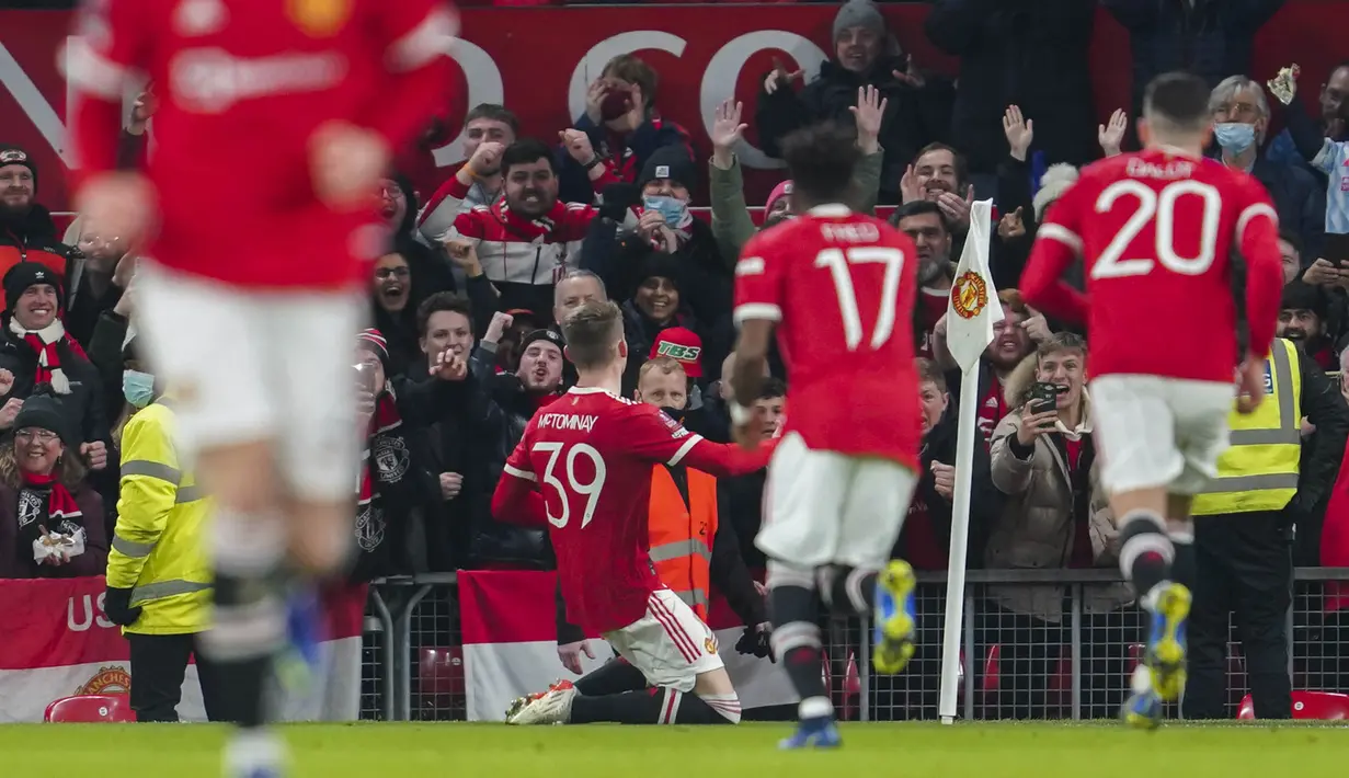Selanjutnya, Manchester United akan menghadapi tim kasta kedua Liga Inggris, Middlesbrough, pada putaran keempat Piala FA Februari nanti. (AP/Jon Super)