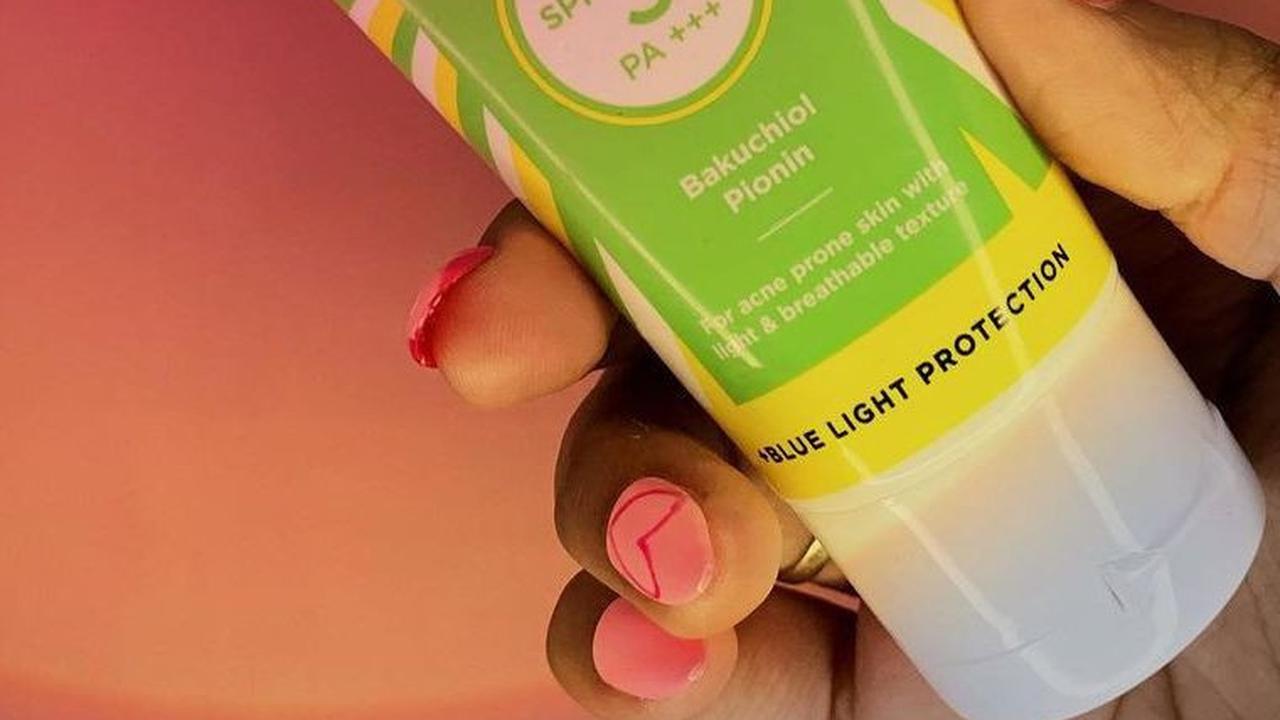 2. Calm My Acne Sunscreen Moisturiser SPF35 PA+++<br>