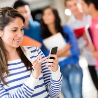 Dewasa kini, media sosial kerap digunakan sebagai penebar berita hoax. Kamu jangan ikutan, ya! (Sumber foto: akhbaralaan.net)