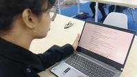 Ilustrasi mahasiswa mengakses internet. (Foto: Dok.)