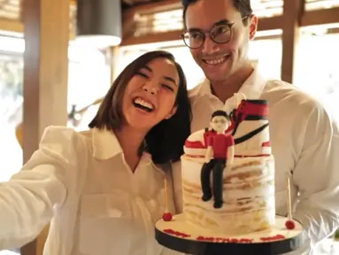 Kemesraan Gisella Anastasia dan Rino Soedarjo. (Foto: Instagram: fadi.iskandar)