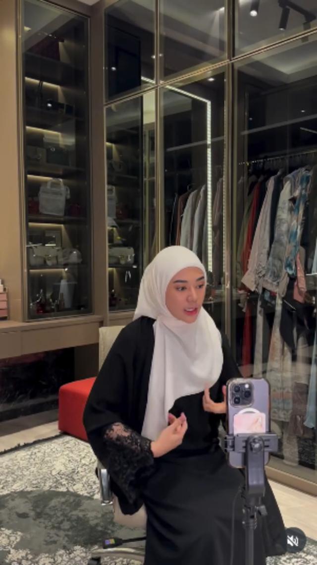 Penampakan walk in closet Clara Shinta: Desain minimalis tapi tampak mewah, bak butik mahal