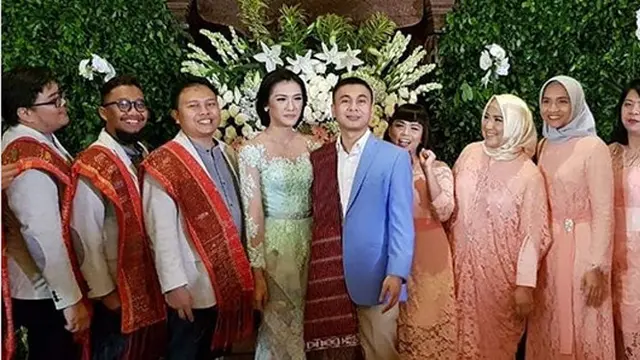 [Bintang] Raditya Dika Lamar Anissa Aziza