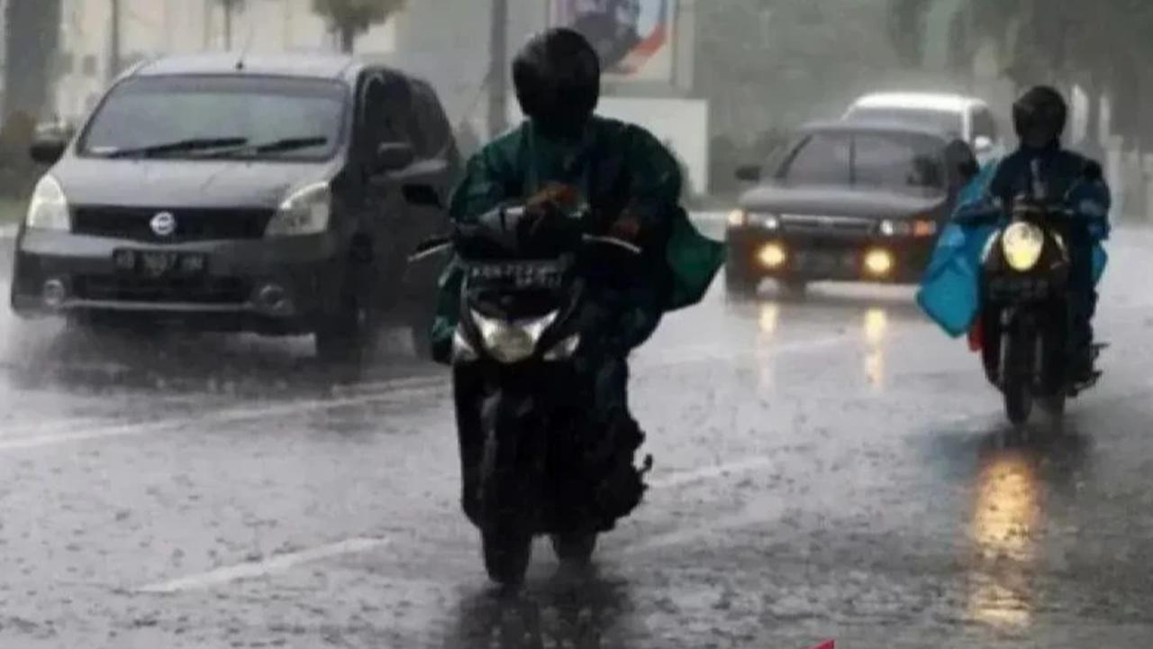 BMKG Keluarkan Peringatan Hujan Lebat hingga Sangat Lebat di Berbagai Wilayah Indonesia