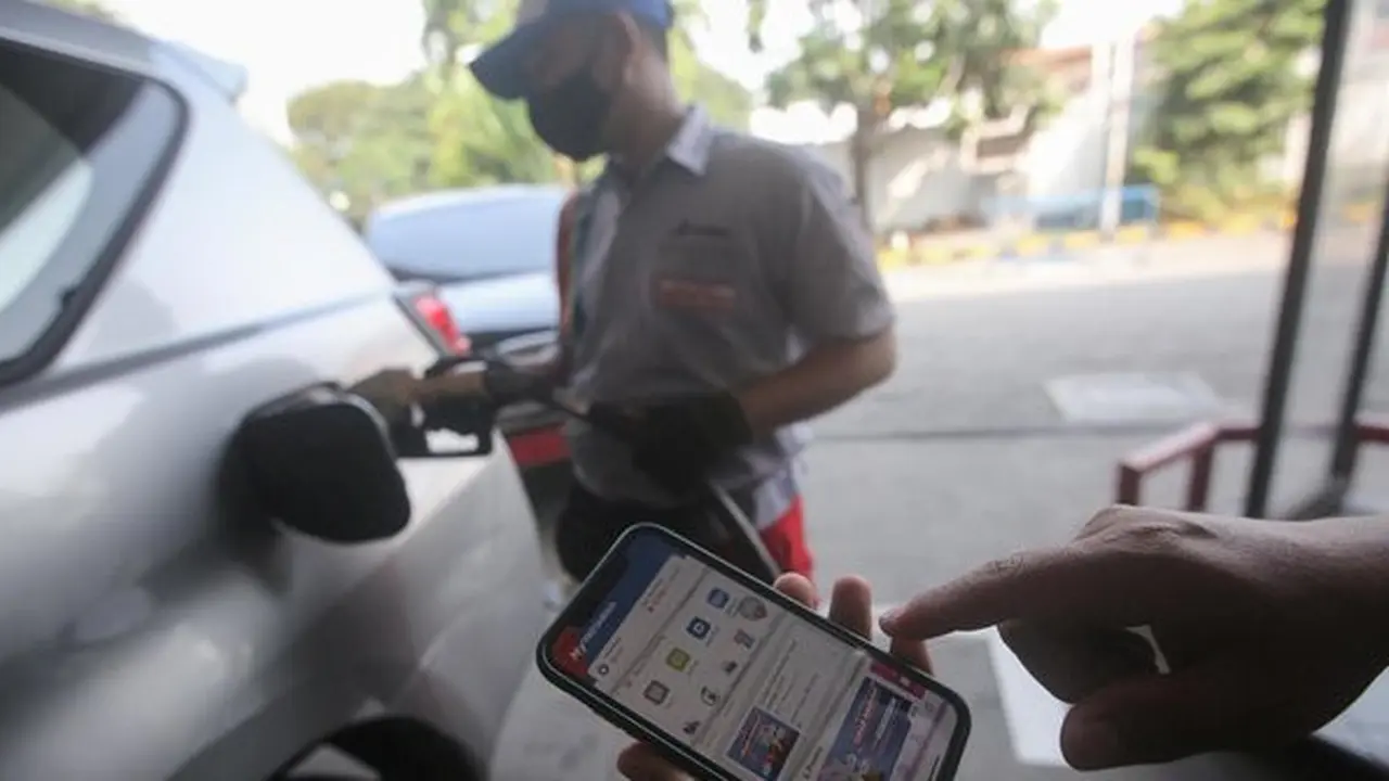 Uji coba aplikasi MyPertamina. ©2022 Liputan6.com/Faizal Fanani