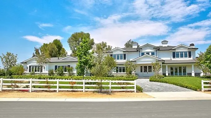 [Bintang] Kylie Jenner