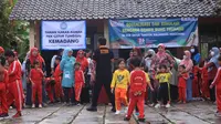 simulasi penyelamatan diri saat gempa diajarkan kepada sejak dini. Hal ini menyusul bahwa anak anak dan orang tua memiliki peranan penting dalam pemahaman terkait apa yang dilakukan maupun harus seperti apa jika terjadi gempa.