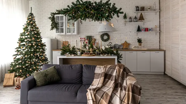 Hiasan Natal di Ruang Tamu/Photo by pvproductions on freepik