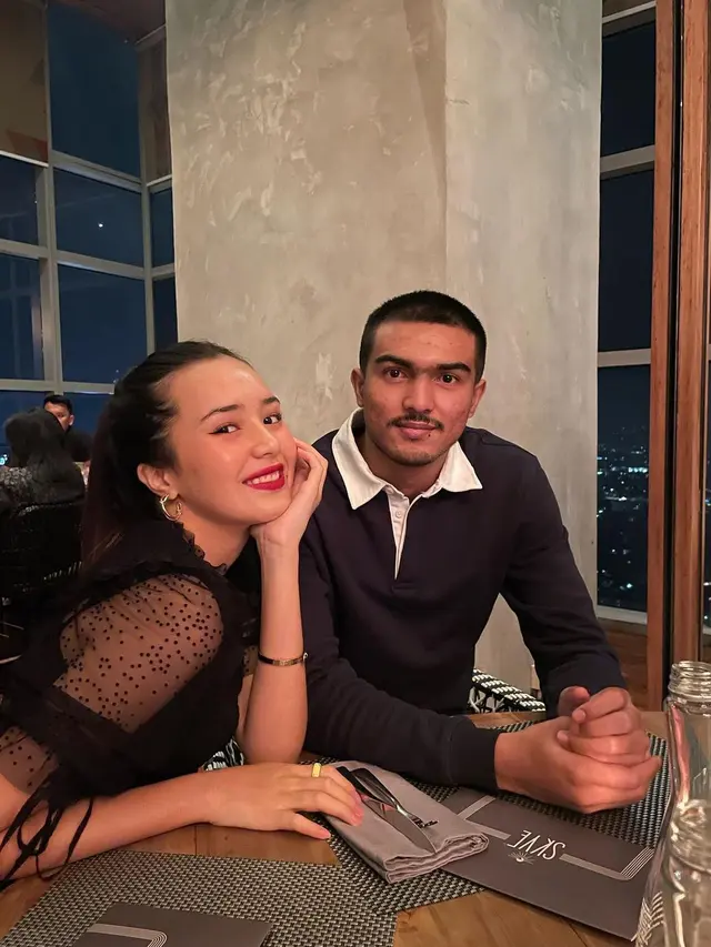 Beby Tsabina bersama keluarga (Foto: Instagram/@bebytsabina)