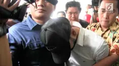 Polisi menangkap rekan Jennifer Dunn atas kepemilikan sabu-sabu. Tersangka ditangkap atas informasi dari Jennifer Dunn