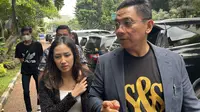 Artis Tamara Tyasmara bersama penasihat hukumnya Sandy Arifin (Liputan6.com/Ady Anugrahadi)
&nbsp;