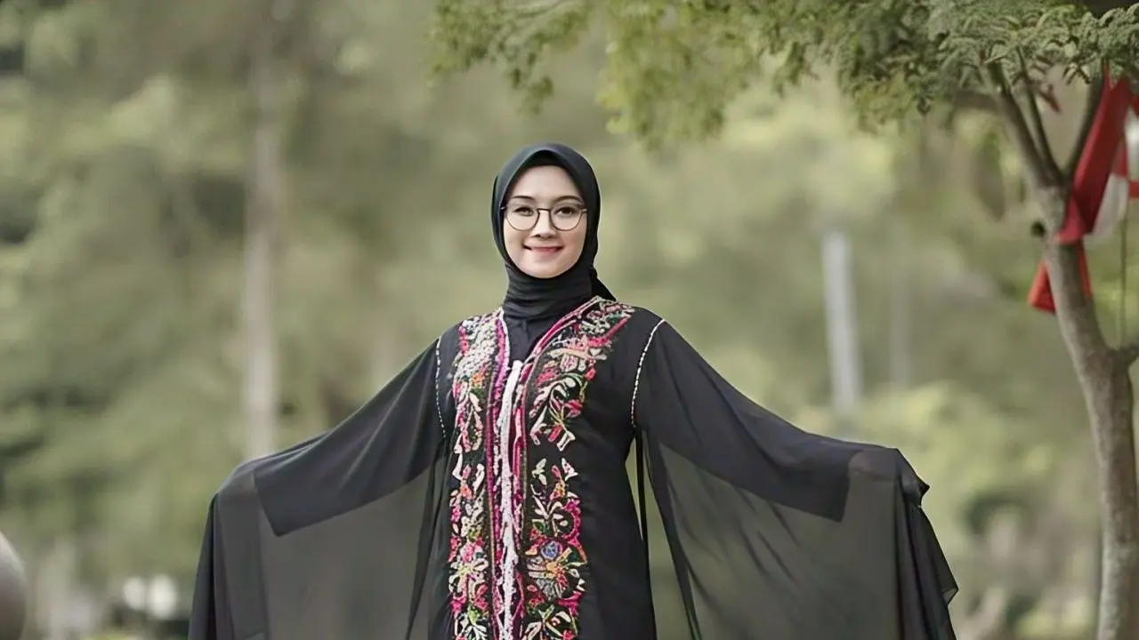 Gamis Kaftan Cape/Nurul Diva Kautsar via Meta AI
