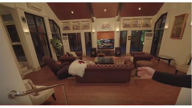 Di rumah yang ditinggali anak perempuan Gen Halilintar dilengkapi dengan ruang tv yang luas dan nyaman.