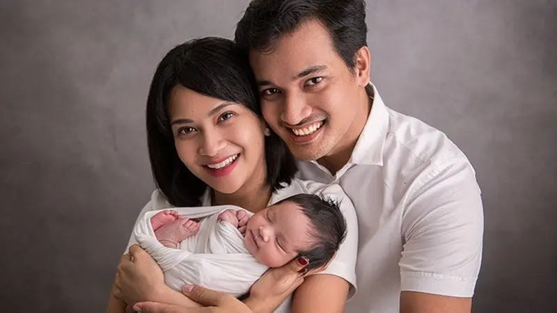 7 Gaya Pemotretan Baby Born Gala Sky, Anak Vanessa Angel Ini Curi Perhatian