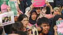 Dalam aksinya, mereka menyerukan pemenuhan 17 tuntutan rakyat dan 8 agenda reformasi nasional (17+8). (merdeka.com/Arie Basuki)
