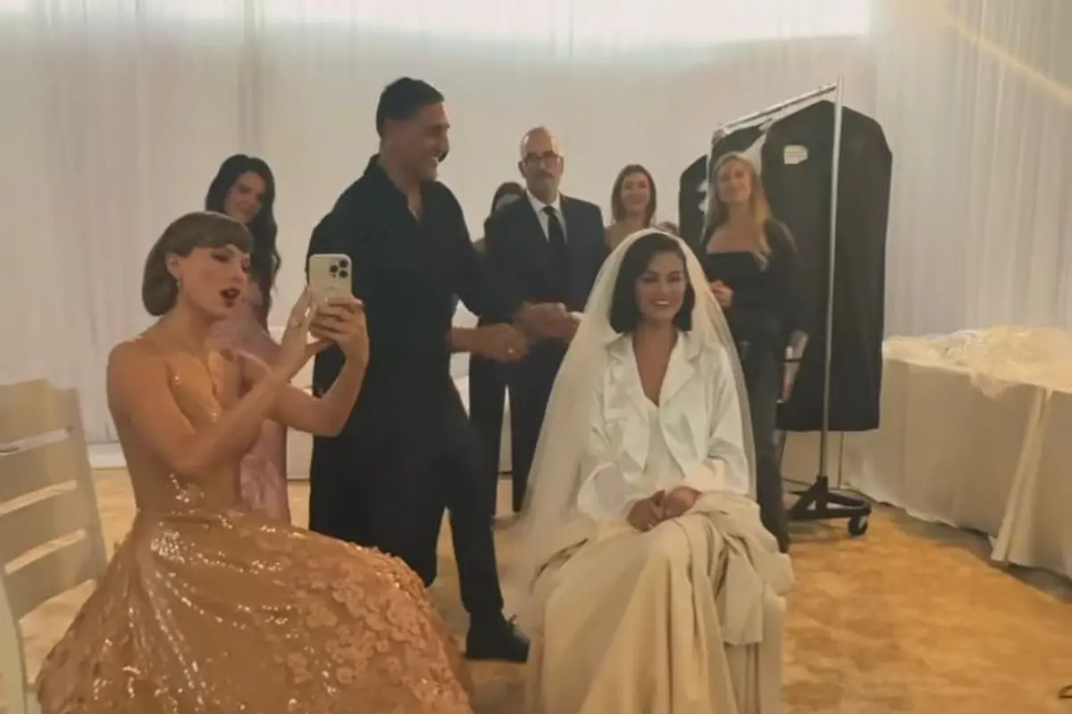 Jelang Menikah, Selena Gomez Berbagi Momen Hangat Bersama Sahabat Sejati Taylor Swift, Tampil Anggun dengan Sepatu Mary Jane Rp22 Juta-an