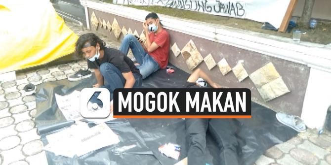 VIDEO: Tiga Mahasiswa Gelar Aksi Mogok Makan di DPRD Aceh