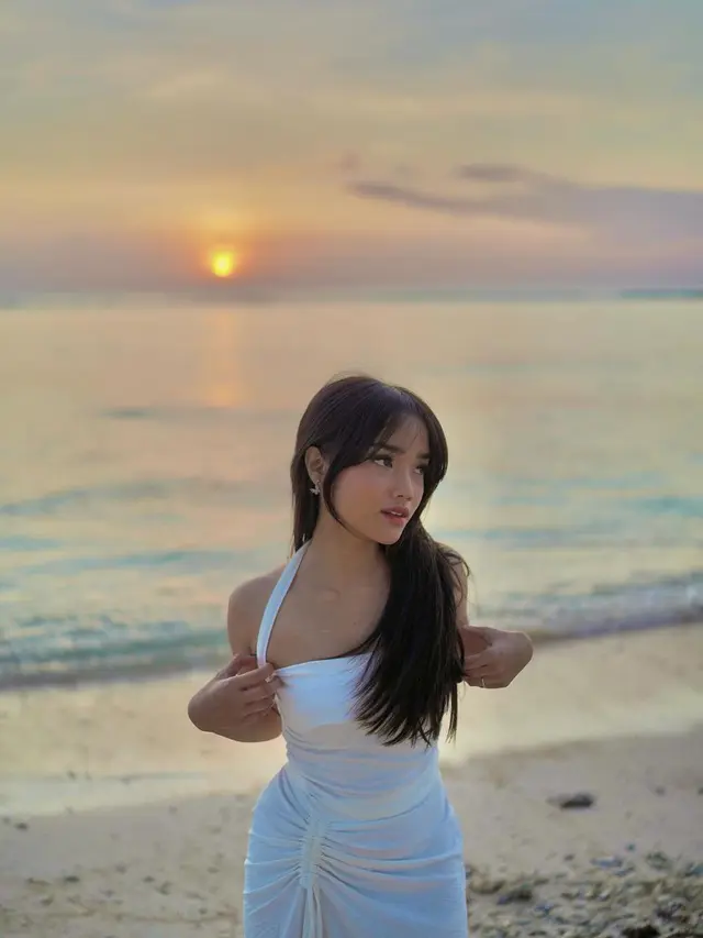 Fuji An di pantai (Instagram/fuji_an)