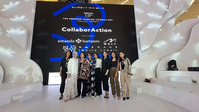 Suasana pergelaran TBF CollaborAction hasil kerja sama The Bespoke Fashion Consultant dan Fashion Nation ke-17 di Senayan City Jakarta, 24 September 2024. (Foto: Dok. Istimewa)
