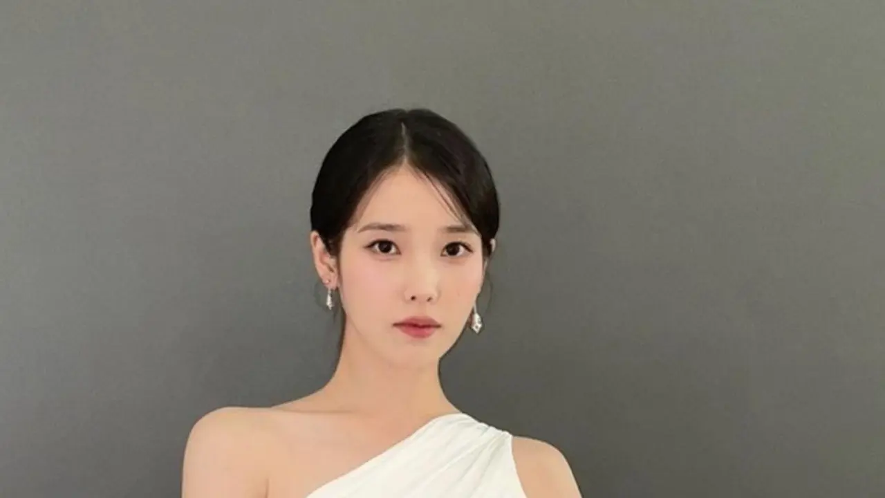 IU