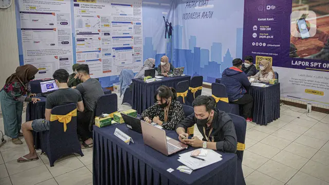 FOTO: Suasana Hari Terakhir Pelaporan SPT Wajib Pajak