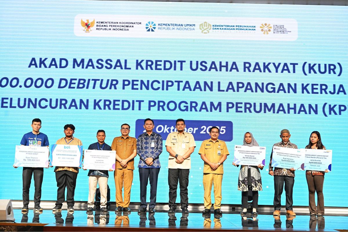 Gubernur Sumut Bobby Nasution saat menghadiri Akad Massal 800.000 KUR dan KPP