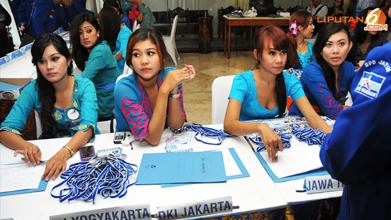 wanita-cantik-klb-demokrat4-130330b.jpg