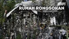 Rumah unik yang ia miliki mengundang decak kagum karena diisi bahan rongsokan sejak tahun 2002.