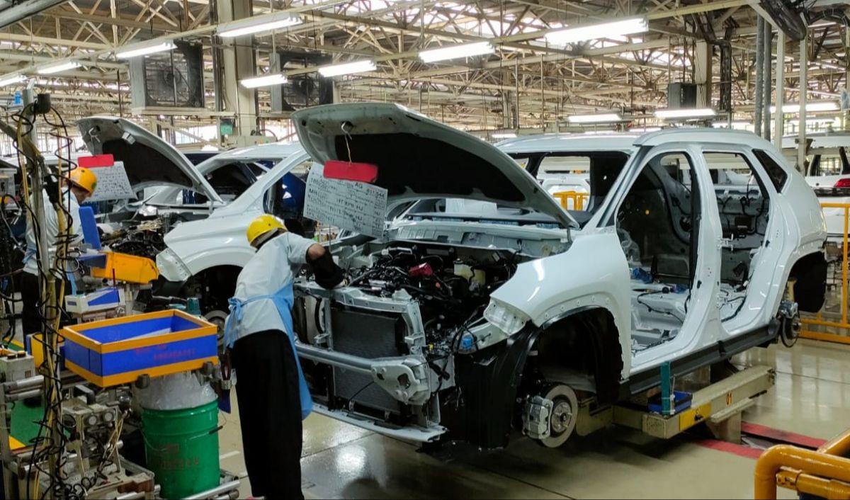 Mobil HEV dan BEV bahu-membahu membangun elektrifikasi di Indonesia. HEV punya potensi ekspor tinggi seperti di kawasan Timur Tengah, lantaran penerapan corporate average fuel economy (CAFE) yang rata-rata 1:10. Jadi, dengan CAFE,&nbsp; hybrid yang potens