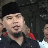 Ahmad Dhani baru saja mendapatkan kunjungan dari Yusril Ihza Mahendra untuk membicarakan hal politik dan saling mendukung. Apakah Dhani akan berkeliling juga untuk mencari dukungan?